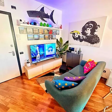 Meizon Business Tower: Exclusive Terrace & High-speed Wi-fi Apartment Genoa