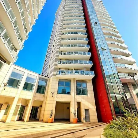 Appartement Meizon Business Tower, Imbarco Traghetti Sicilia E Sardegna, Terrazzo Esclusivo, Wi-fi Super Veloce, Parcheggio Riservato Genua